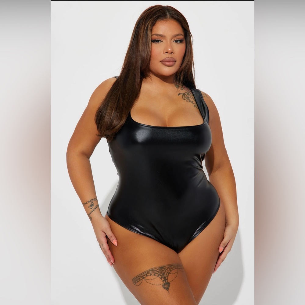 Black Model Status Metallic Bodysuit by Fashion Nova